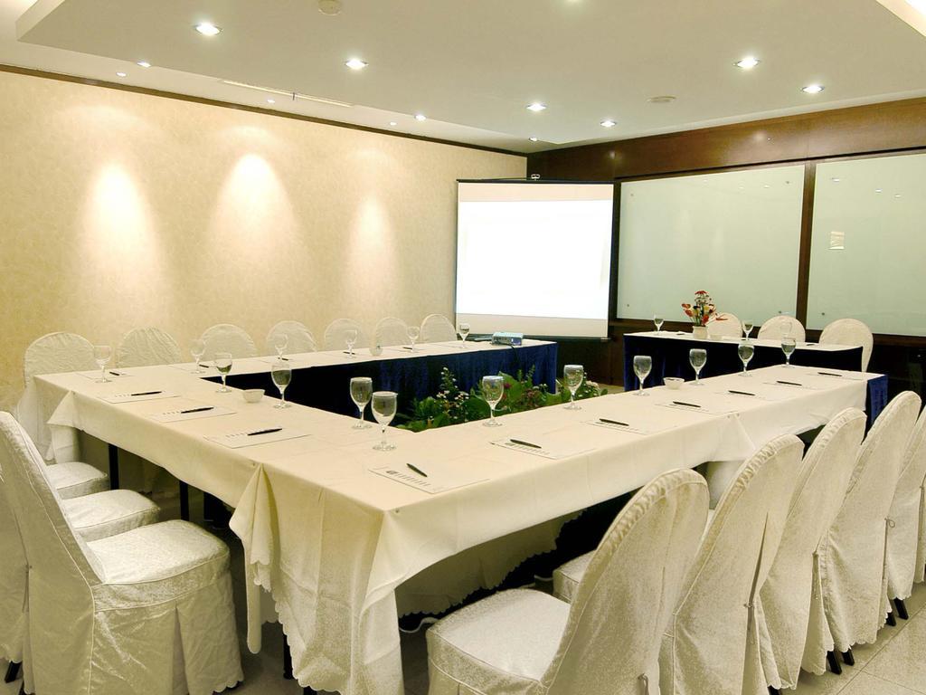 Hermes Palace Hotel Banda Aceh Zewnętrze zdjęcie